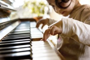 Keeping Students Focused in Piano Lessons